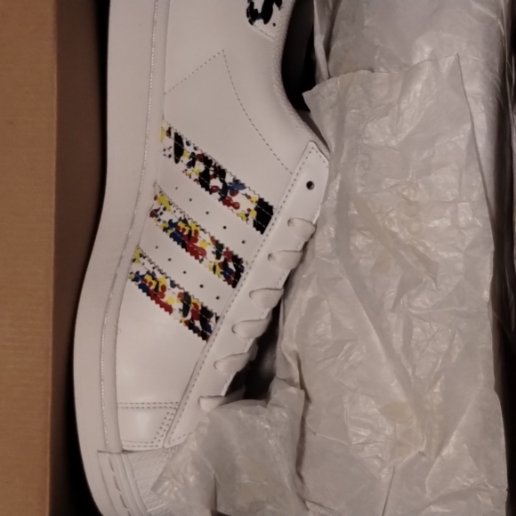 ADIDAS SHELL TOE - Picture 1 of 5